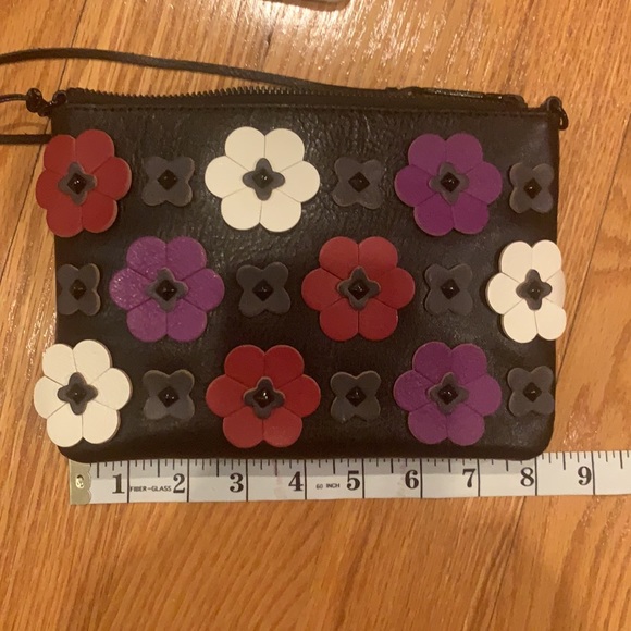 🌺 Rebecca Minkoff Jon Floral Appliqué Crossbody - Picture 9 of 11